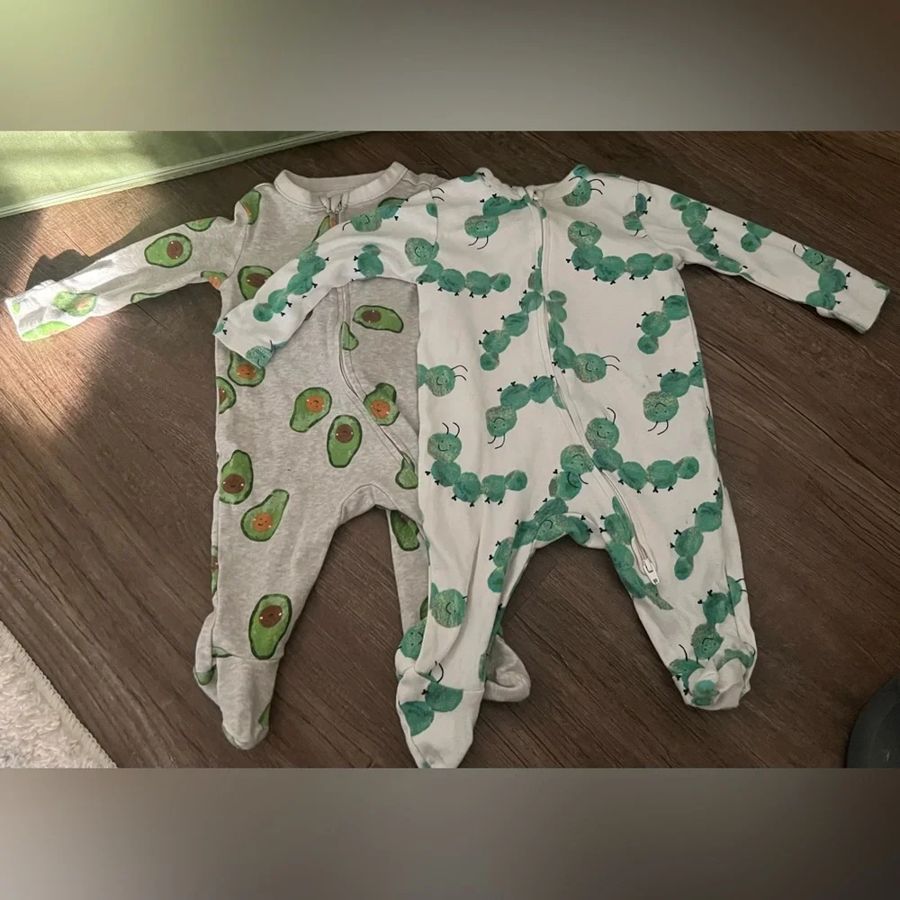 Old Navy - 2 Way Zipper Sleeper Bundle - Caterpillar and Avocados - Size 0-3 M - Picture 1 of 5
